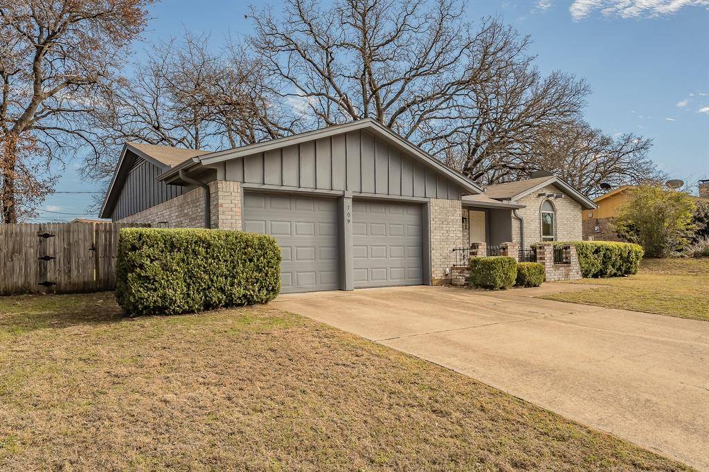 709 Blue Meadow Drive, Azle, TX 76020