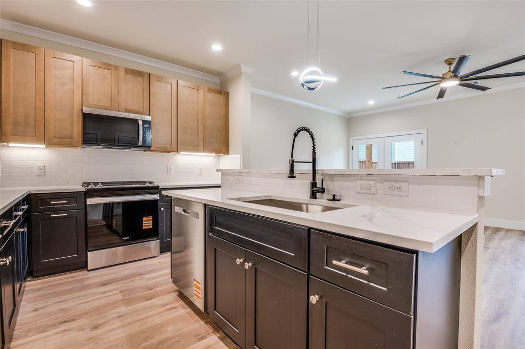 420 Sparks Street, Dallas, TX 75203