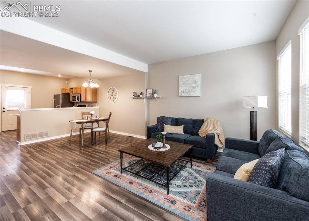 5182 Dovetail LN, Colorado Springs, CO 80916