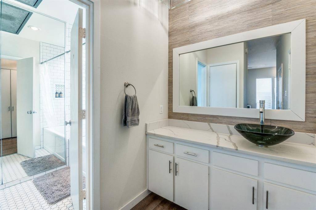 3907 Throckmorton Street #4, Dallas, TX 75219