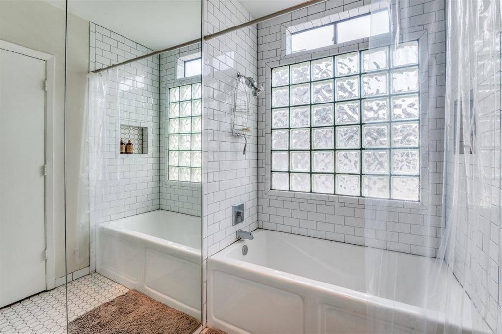 3907 Throckmorton Street #4, Dallas, TX 75219