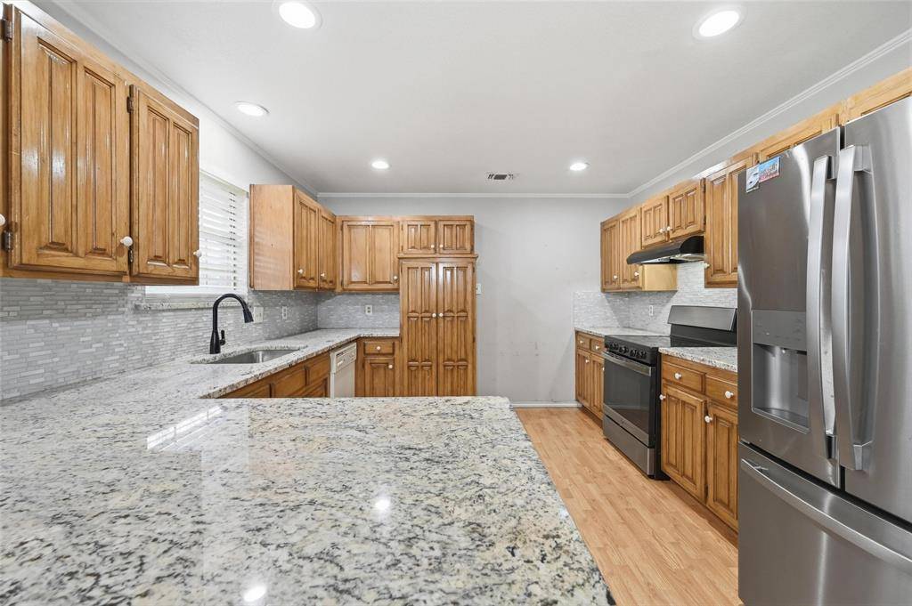 2004 Glen Creek Court, Arlington, TX 76015