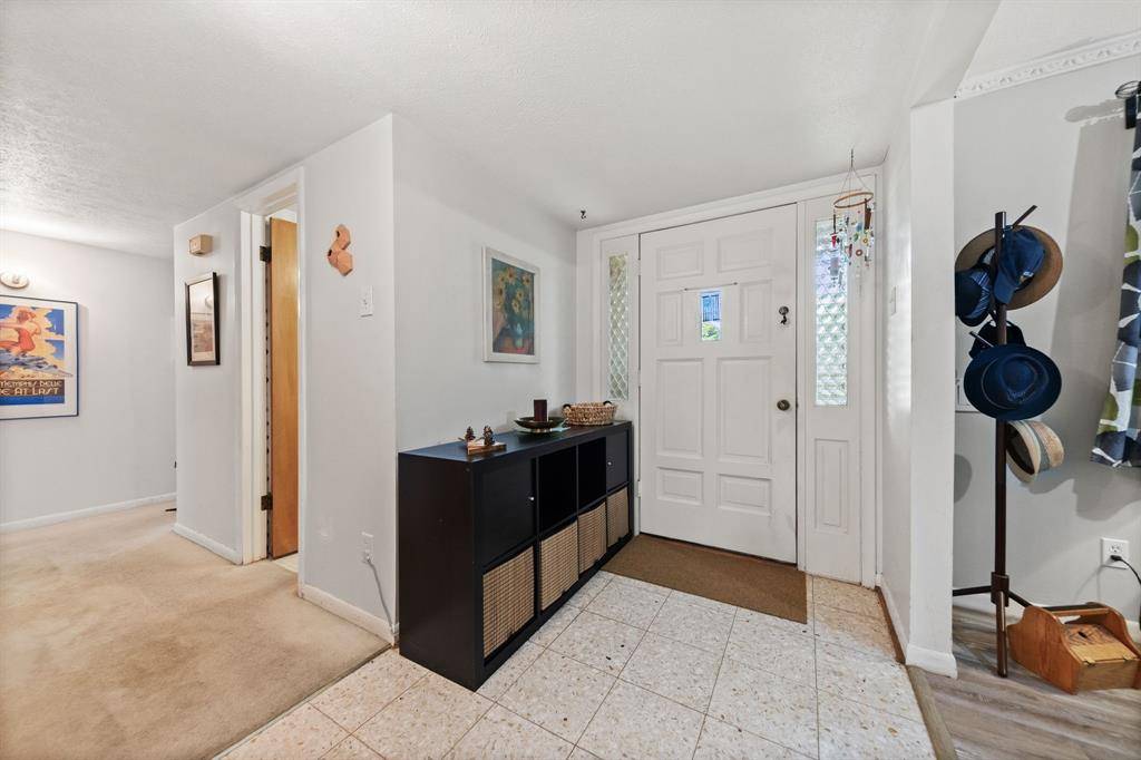 8309 Londonderry Lane, Dallas, TX 75228