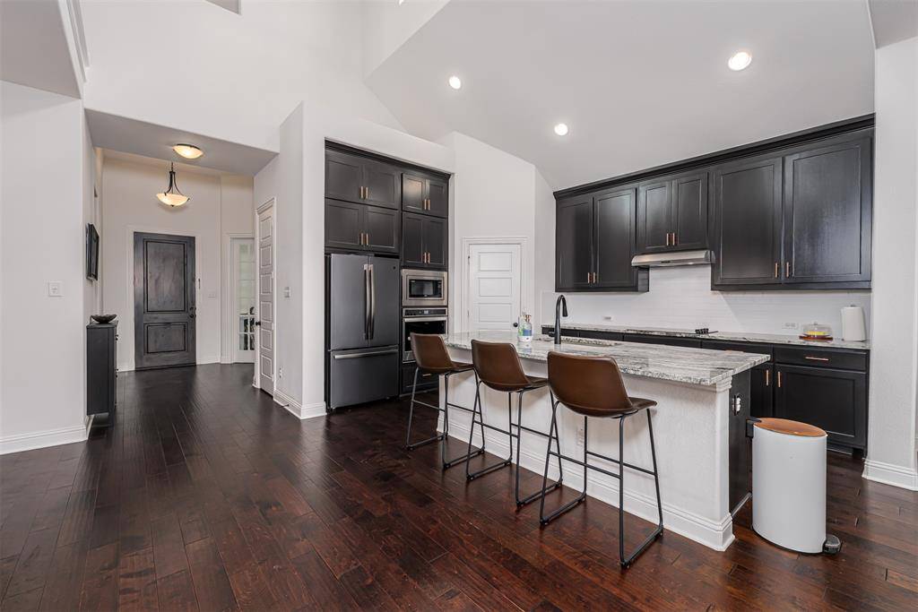 279 Moonshadow Drive, Waxahachie, TX 75165