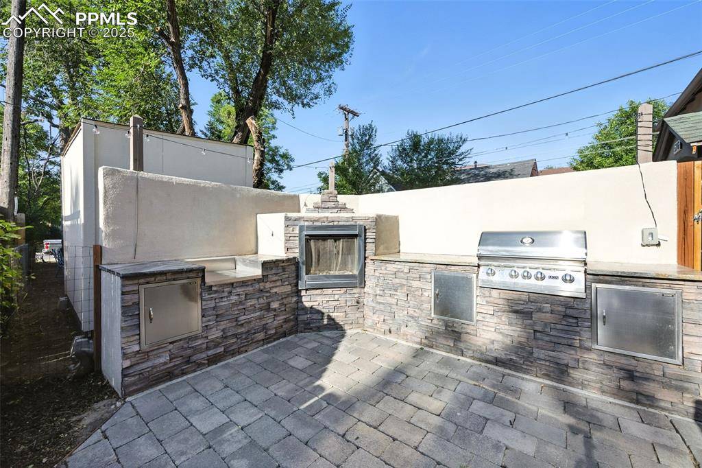 516 E Cache La Poudre ST, Colorado Springs, CO 80903