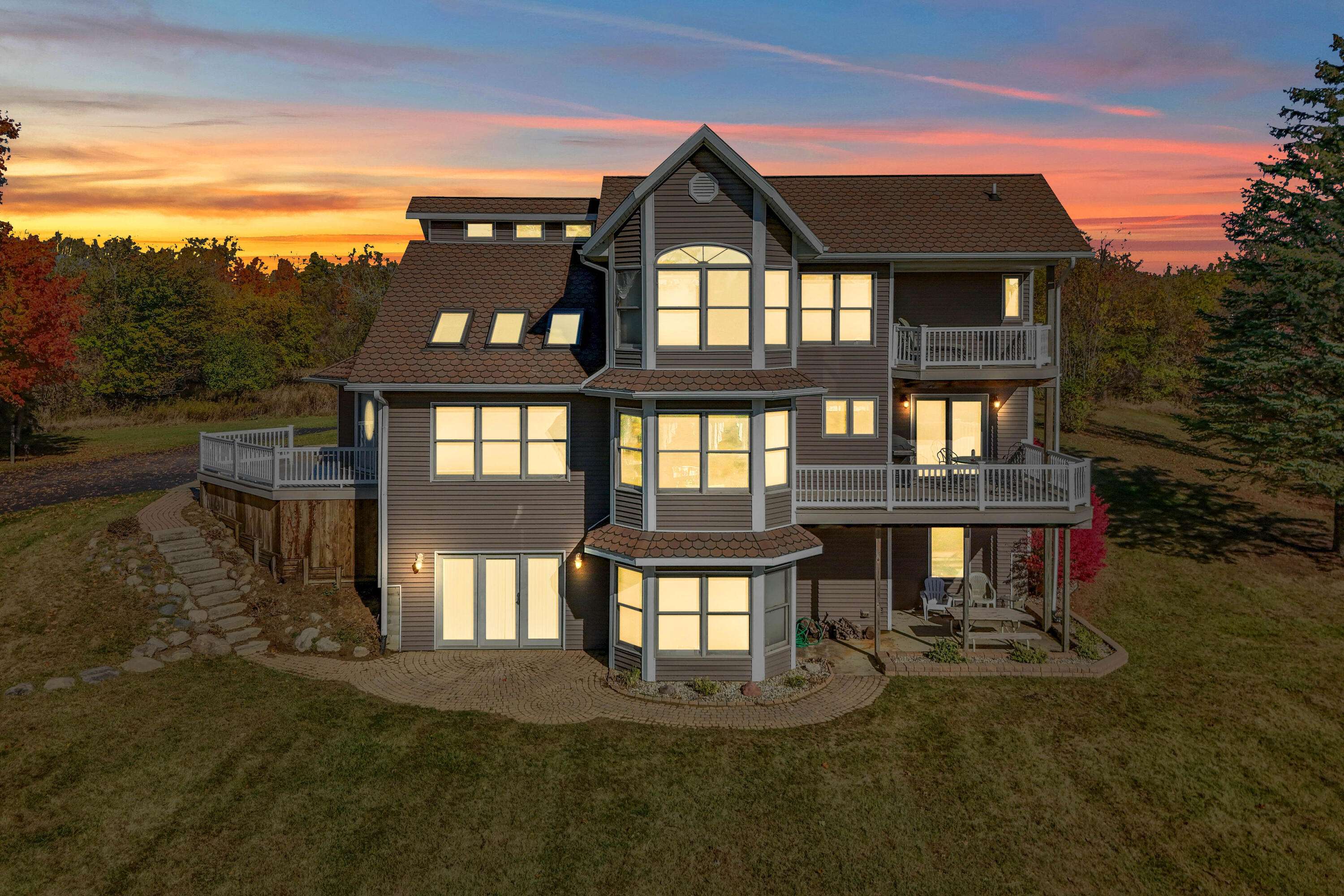 1240 E Bear Lake RD, Cambria Twp, MI 49242