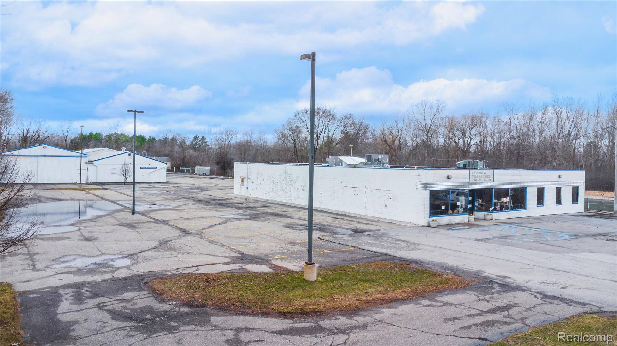 5378 Fenton RD, Mundy Township, MI 48507