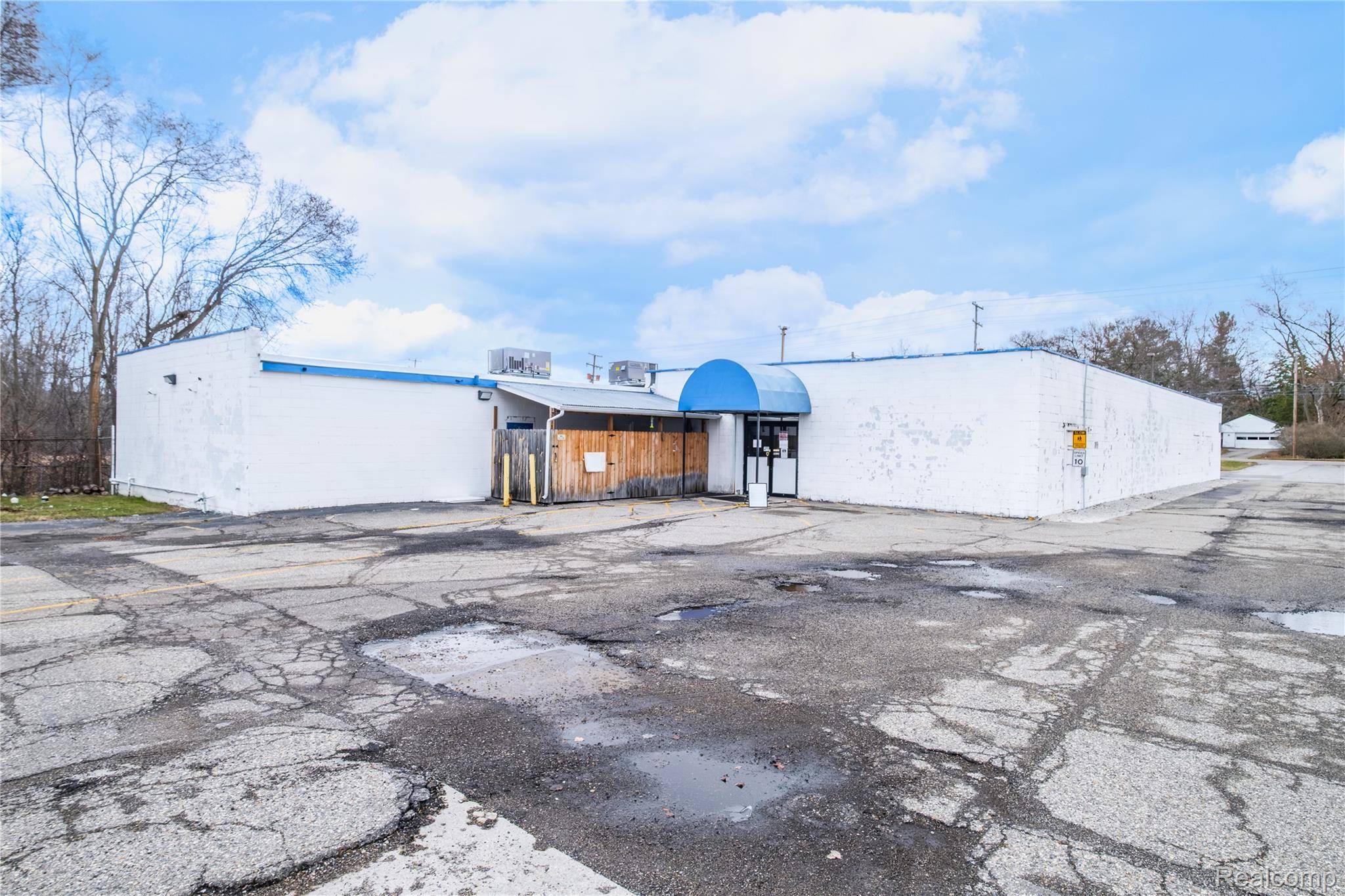 5378 Fenton RD, Mundy Township, MI 48507