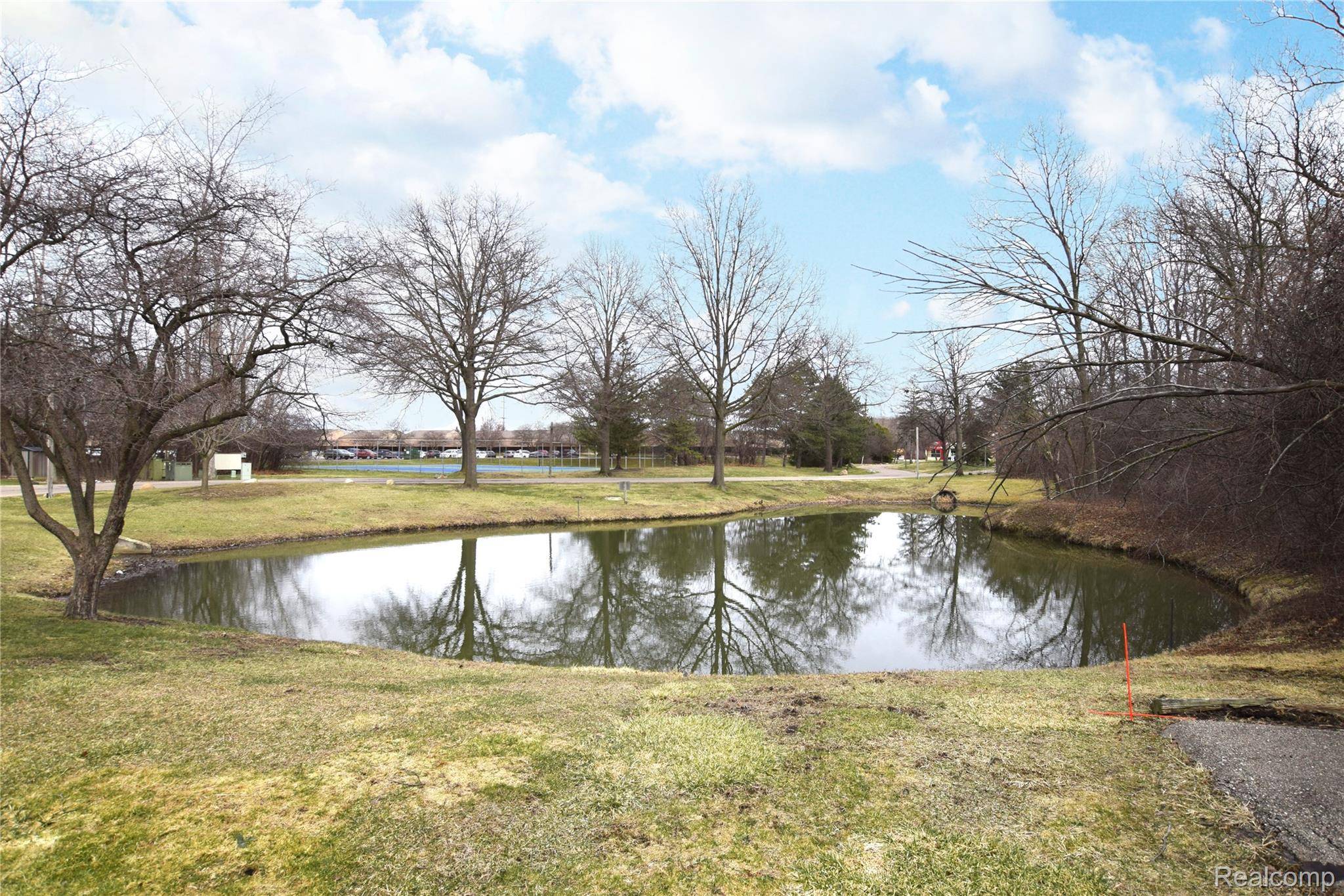 2525 White Oak PL, Flintchartertownship_genesee, MI 48532