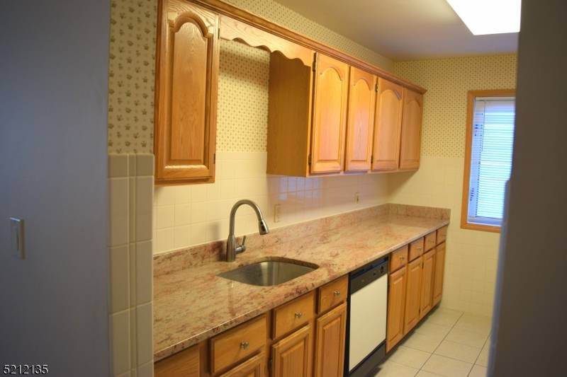 59 Sunrise Dr, Hanover Twp., NJ 07981