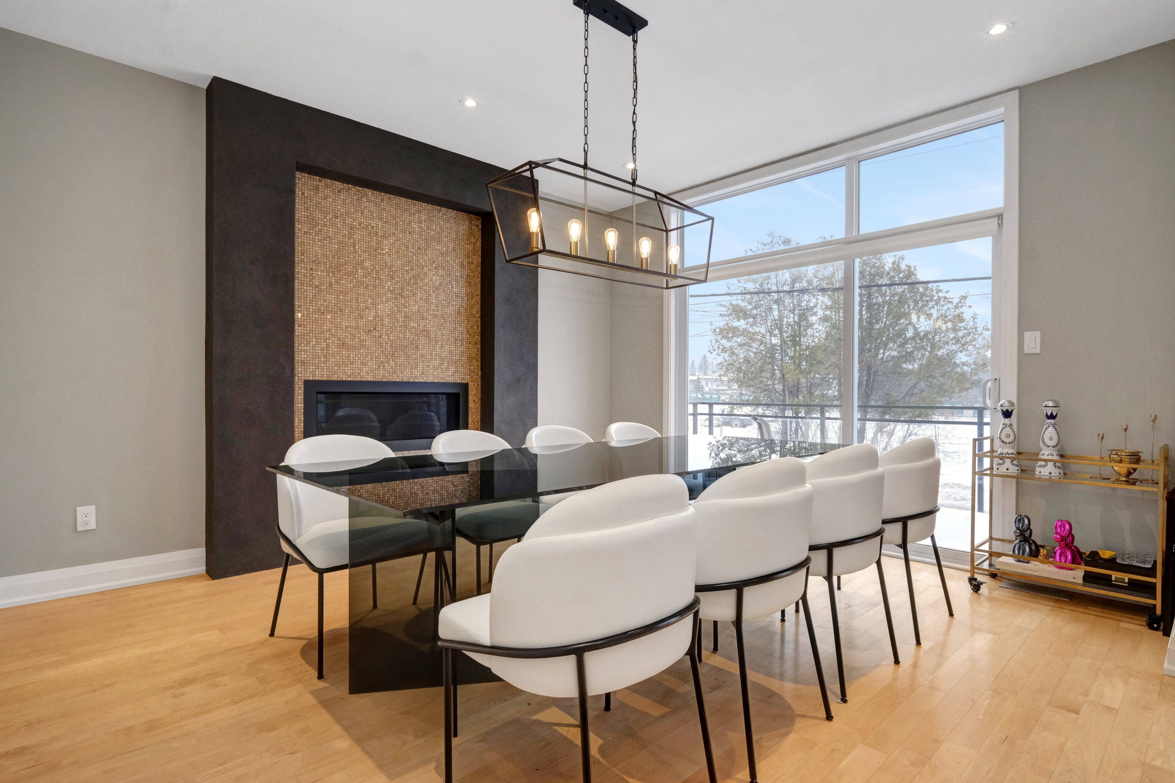 376C Wilmont AVE, Carlingwood - Westboro And Area, ON K2A 0B1