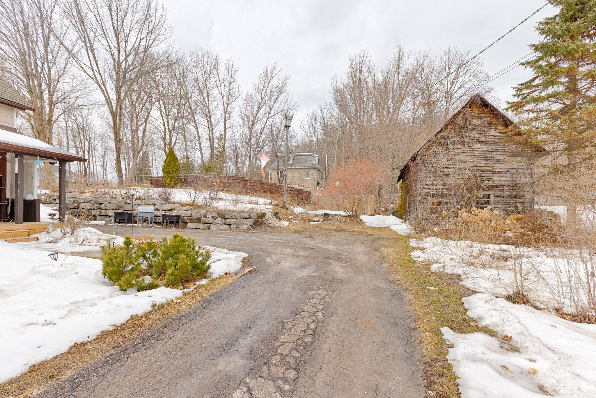 82 Bonnechere ST E, Bonnechere Valley, ON K0J 1T0