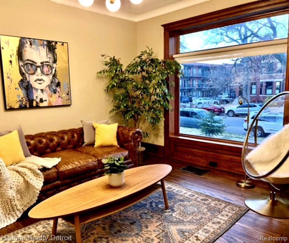 647 W ALEXANDRINE ST, Detroit, MI 48201