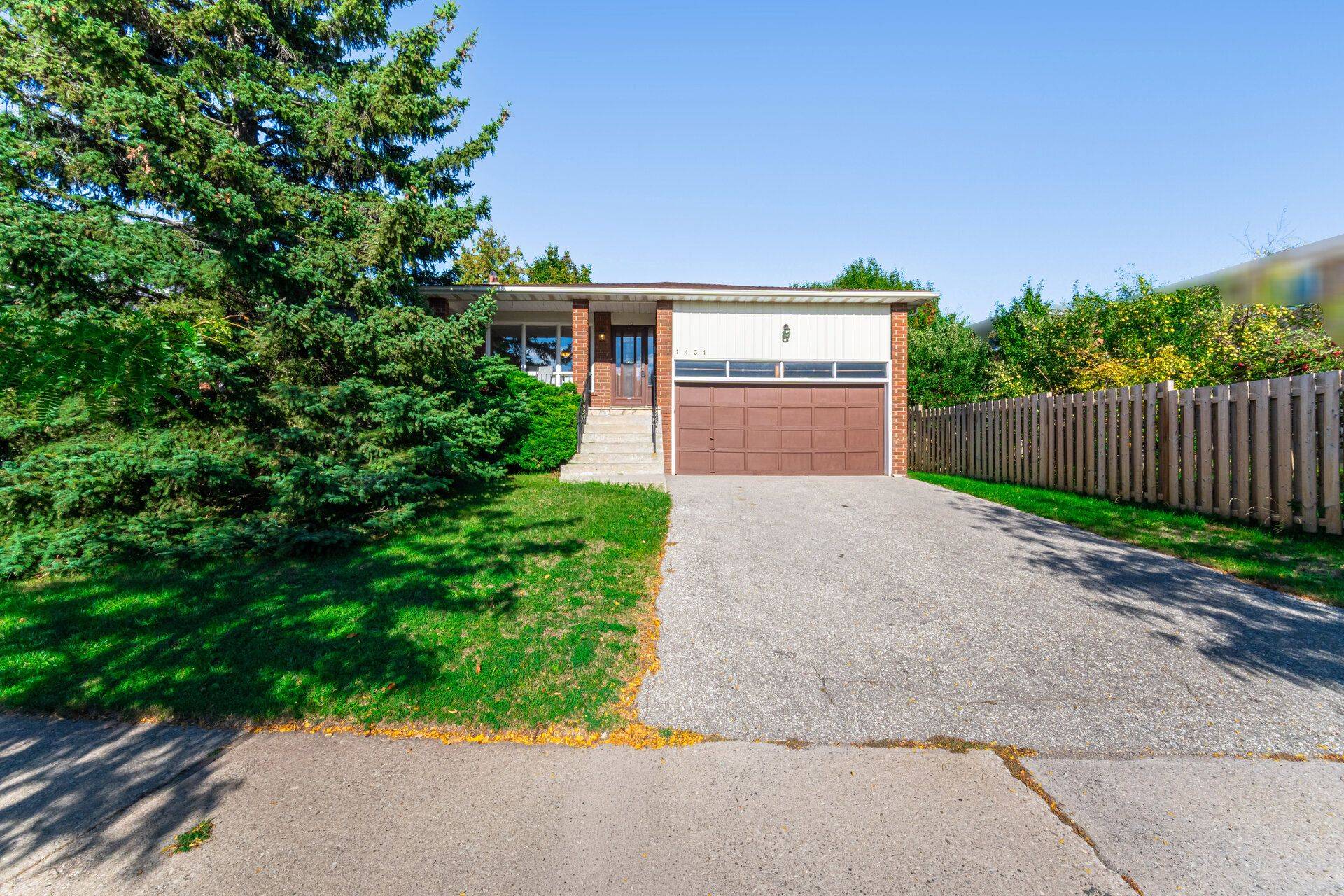 1431 Harmsworth SQ, Oakville, ON L6H 3E8