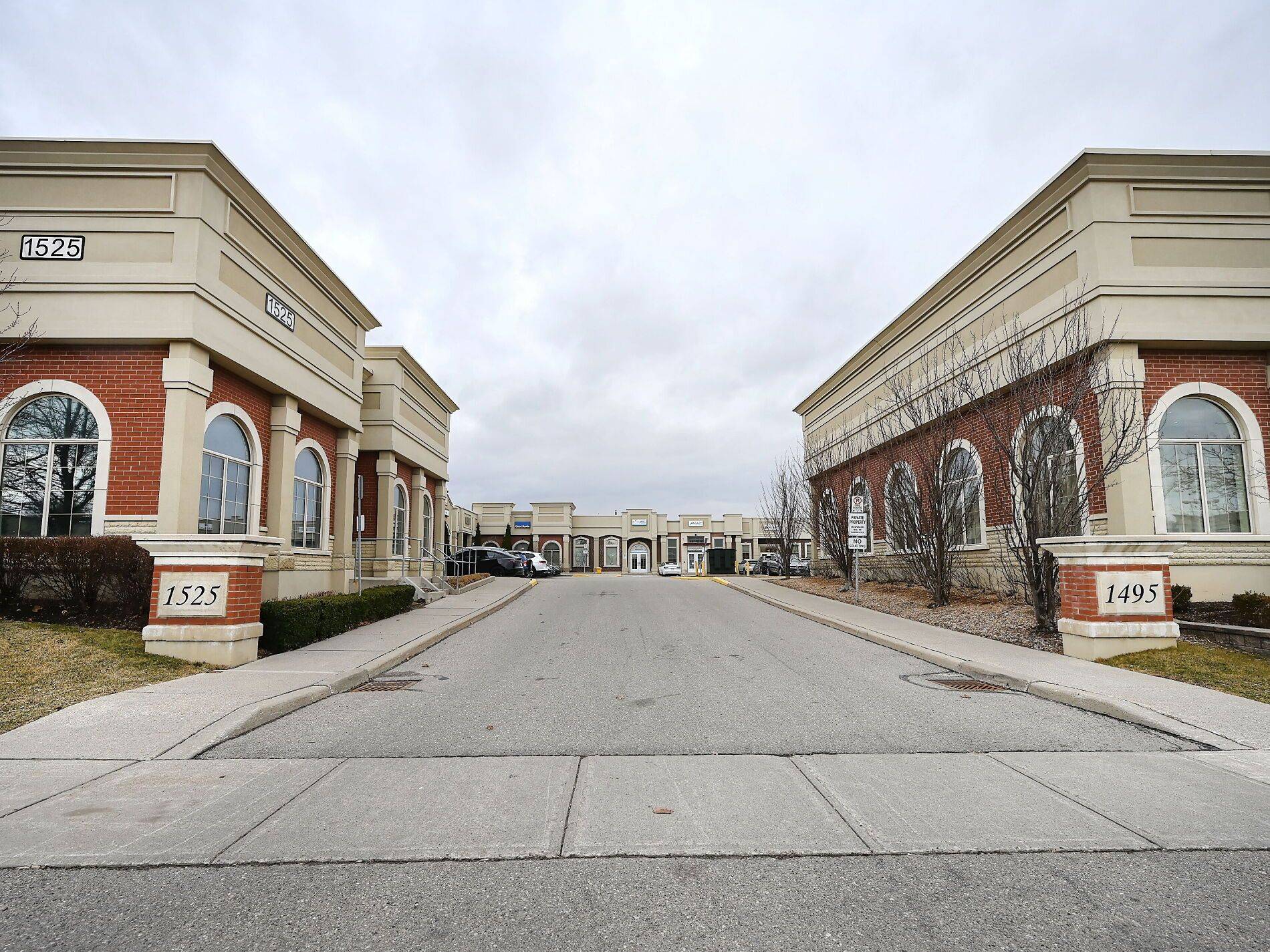 1525 Cornwall RD #23, Oakville, ON L6J 0B2