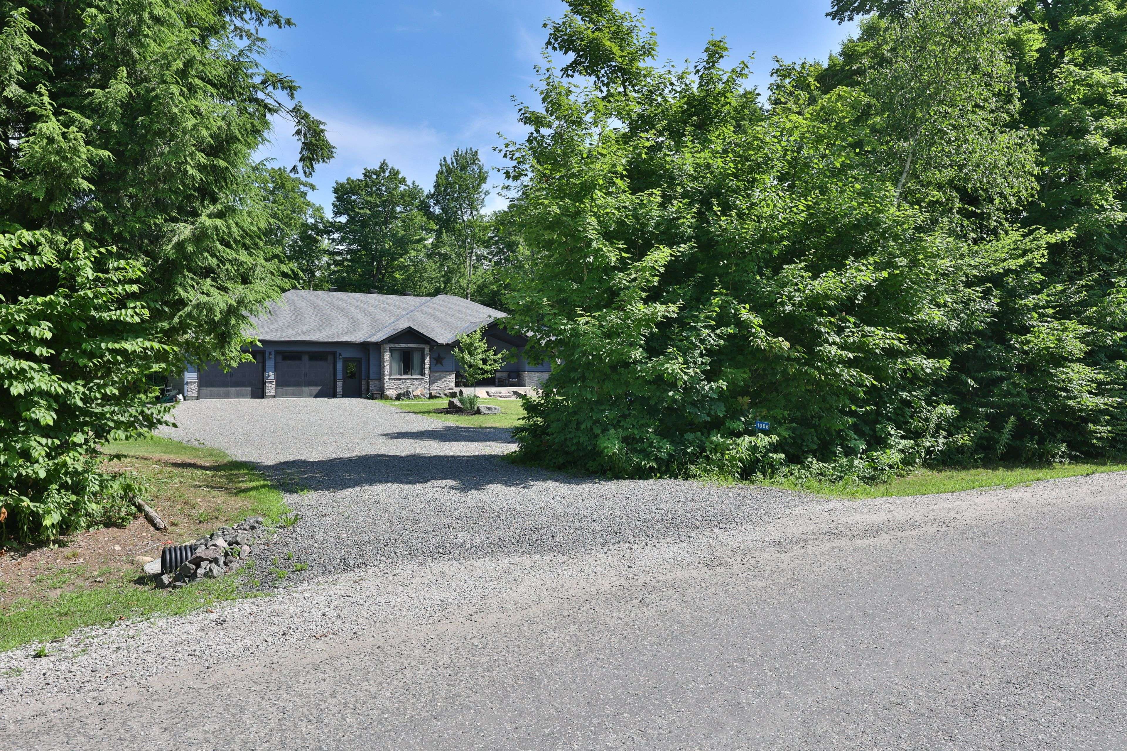 1068 Xavier ST, Gravenhurst, ON P0E 1G0