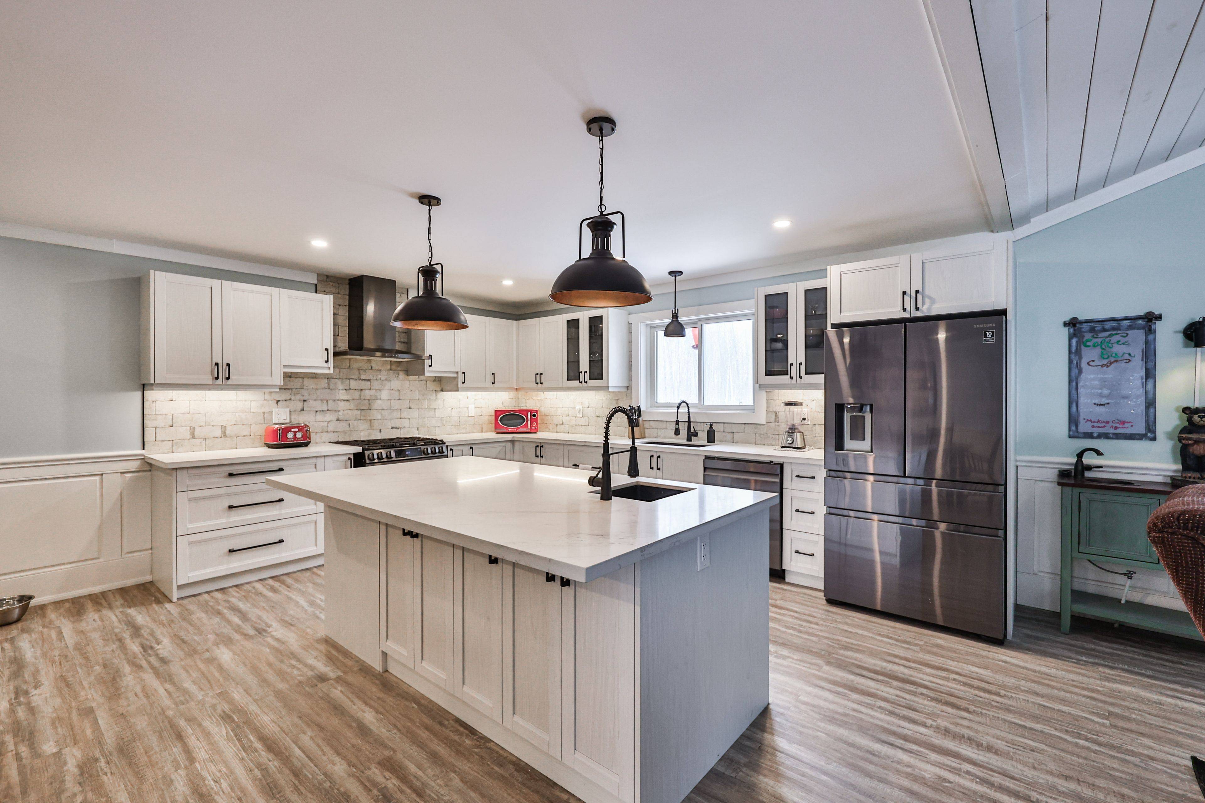 1068 Xavier ST, Gravenhurst, ON P0E 1G0