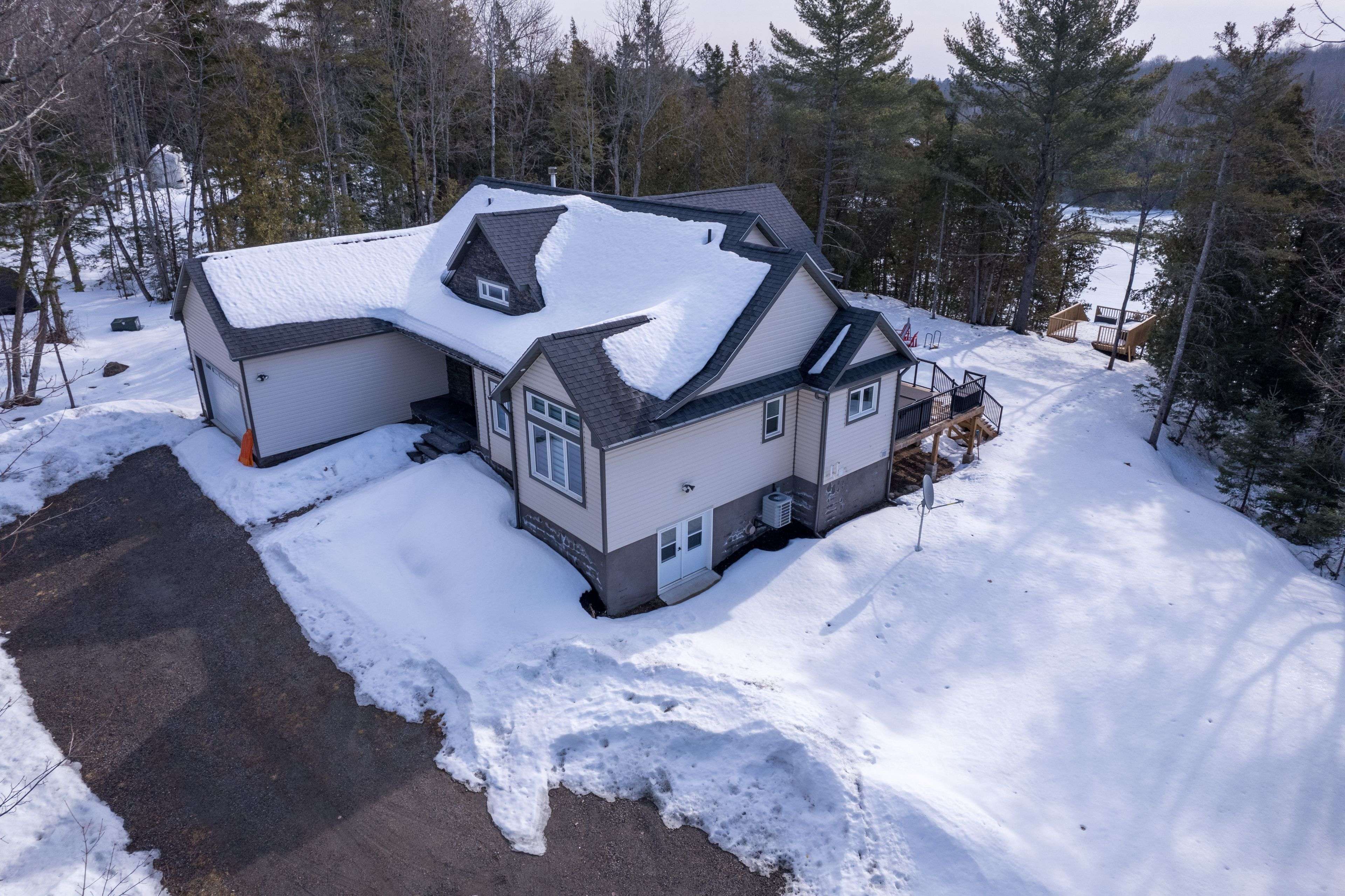 1056 Lippert LN, Faraday, ON K0L 1C0