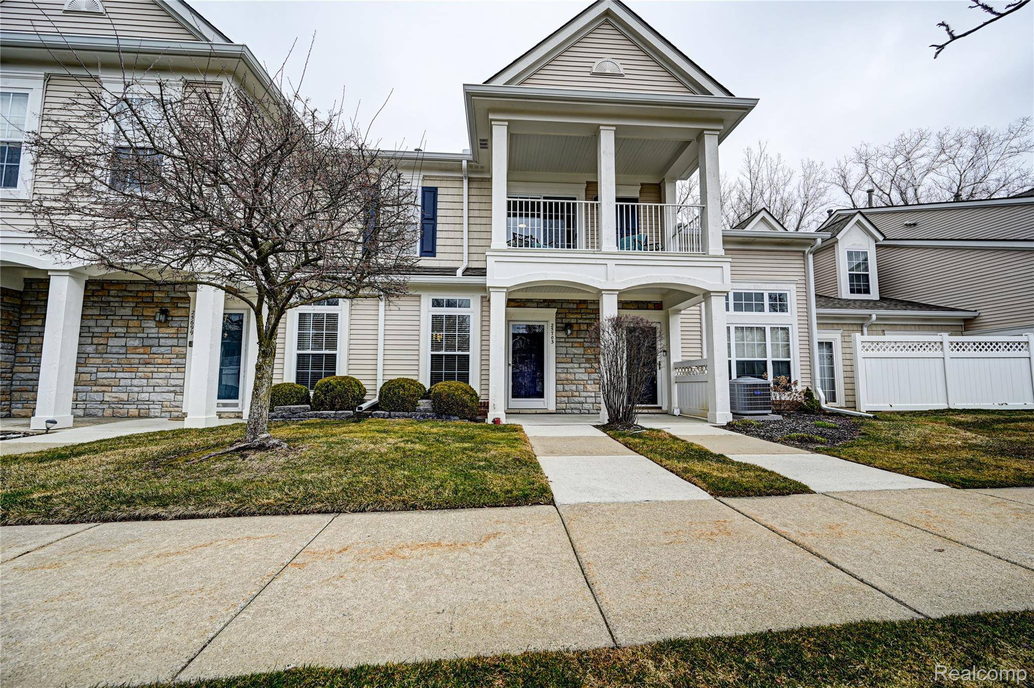 25703 Maritime CIR N, Harrison Charter Township, MI 48045