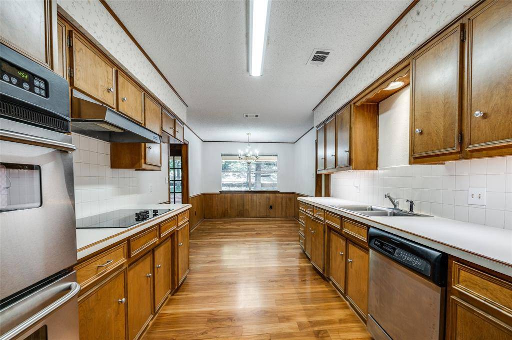 1902 Mossy Oak Street, Arlington, TX 76012