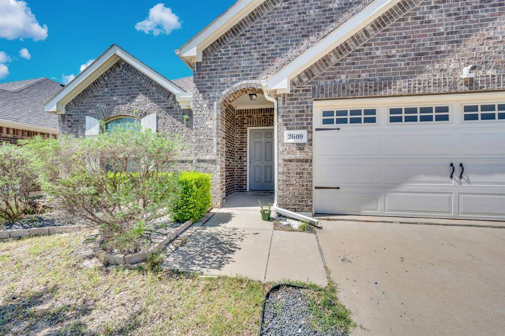 2609 Centurion Road, Glenn Heights, TX 75154