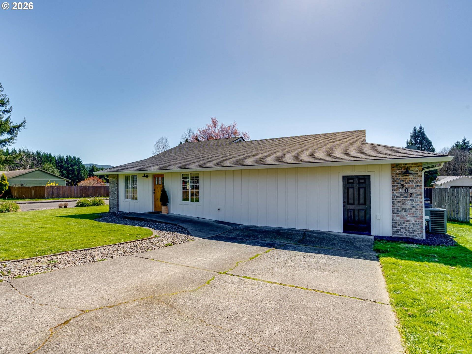 307 E FARRER ST, Yacolt, WA 98675