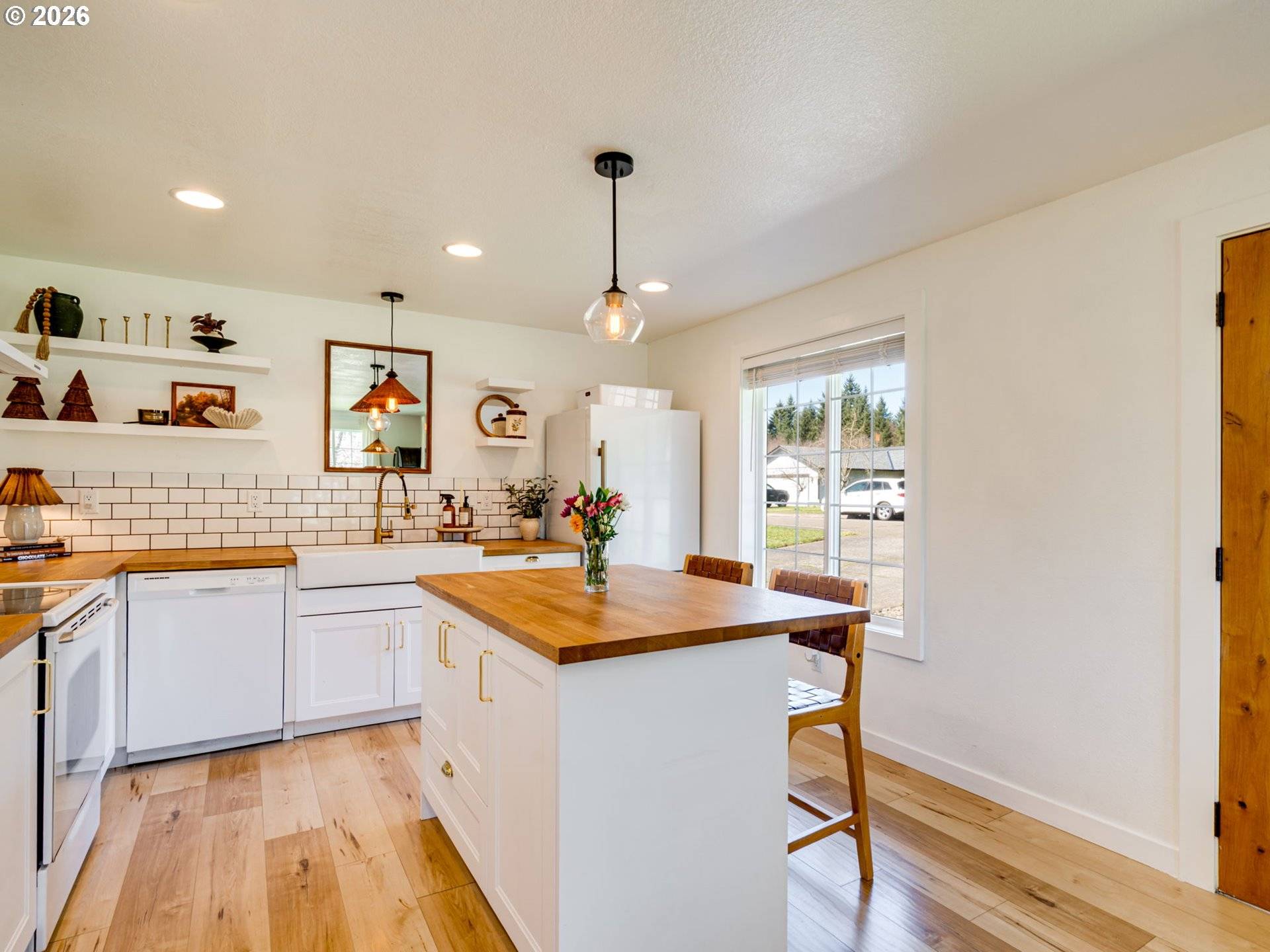 307 E FARRER ST, Yacolt, WA 98675