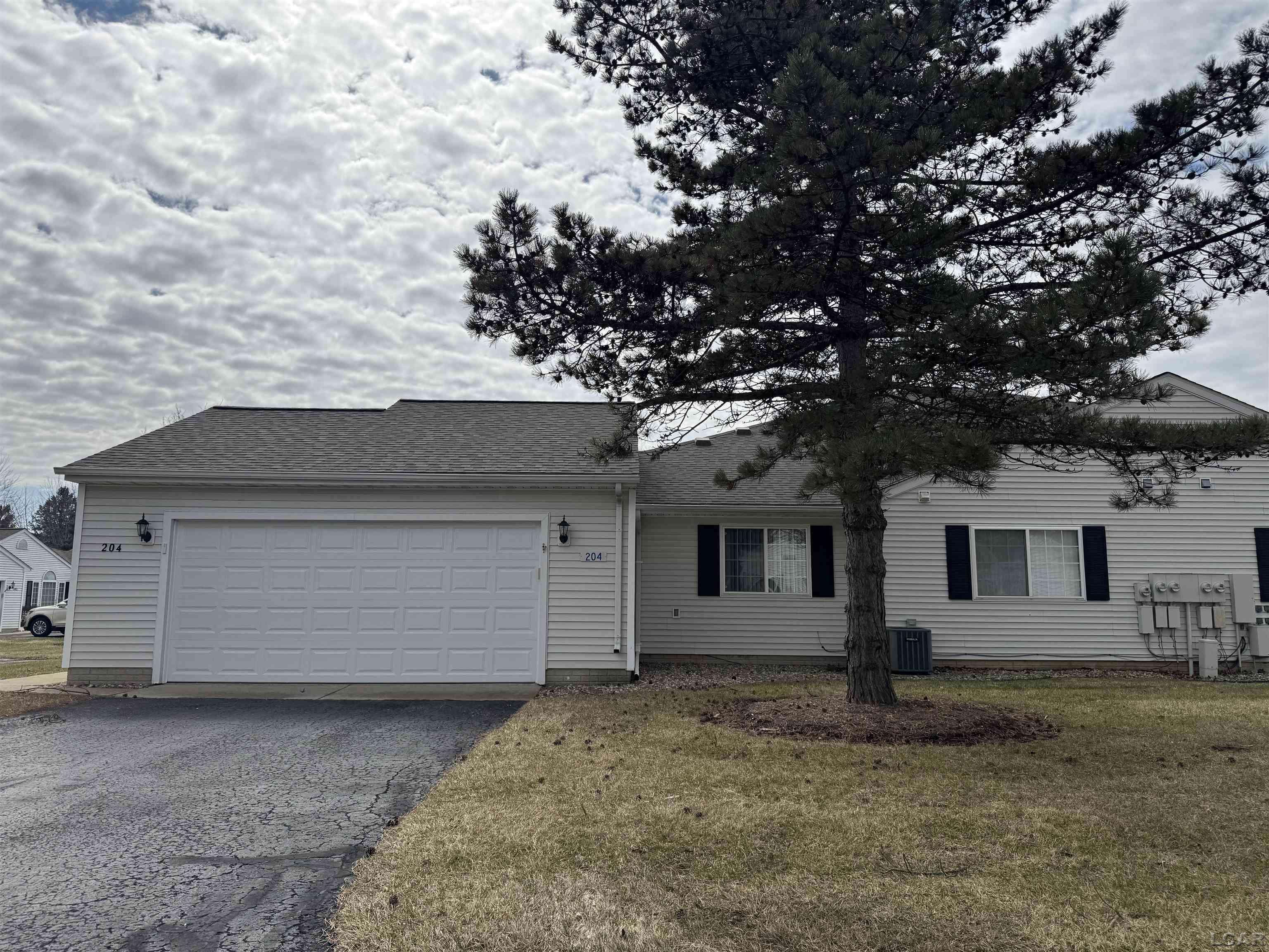 204 Carriage DR, Tecumseh, MI 49286