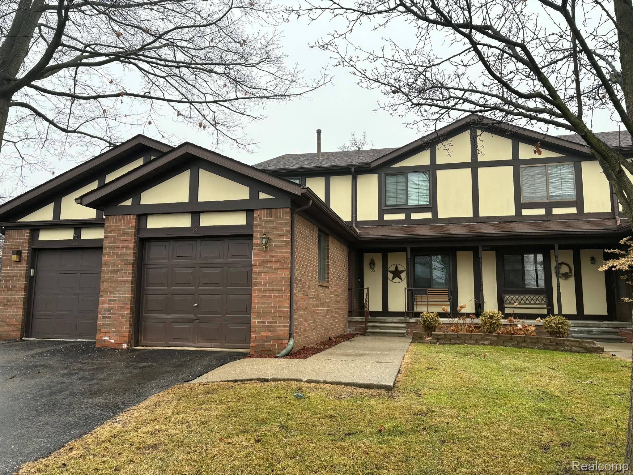 36 Parkplace S, Allen Park, MI 48101