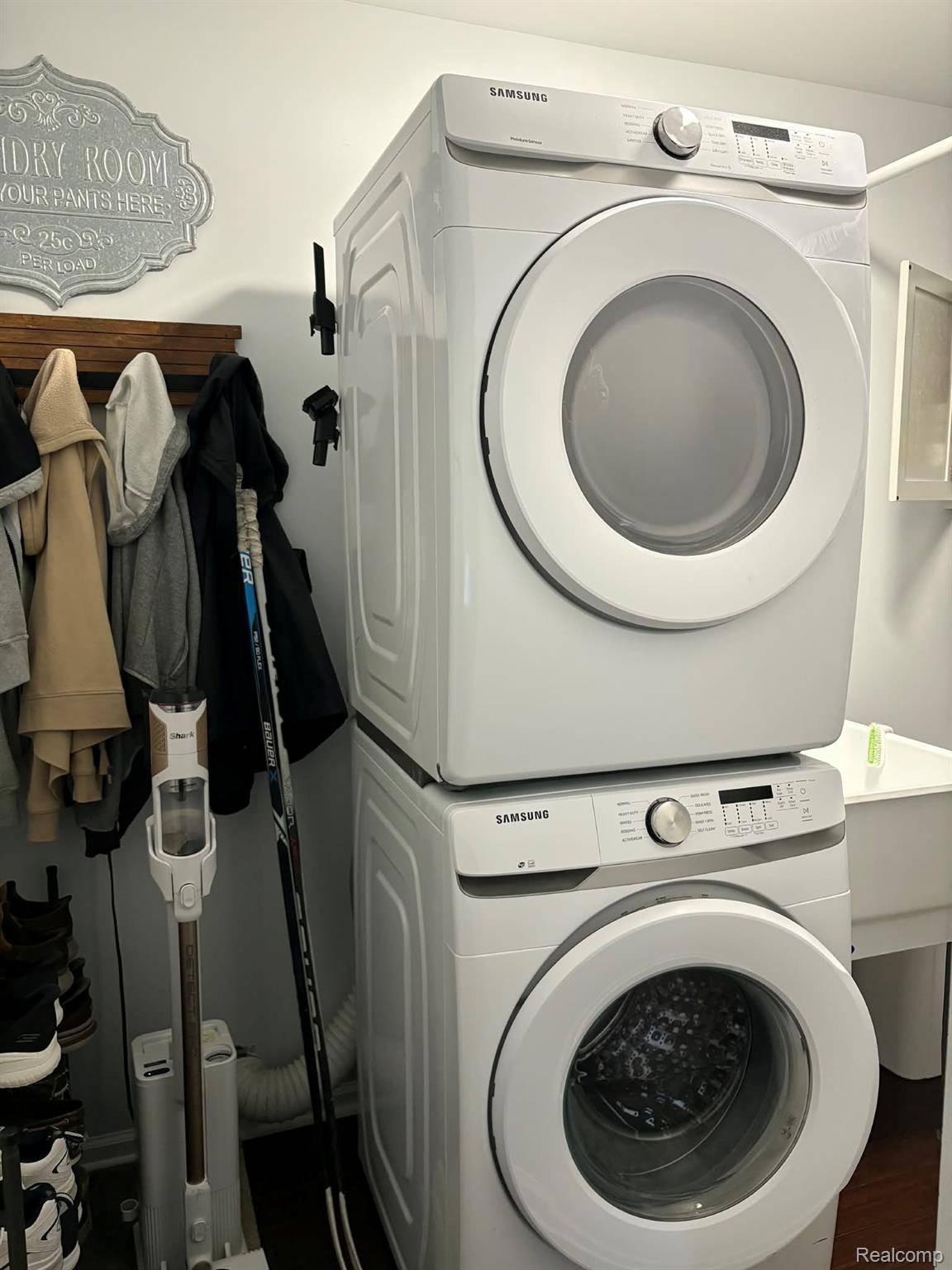 36 Parkplace S, Allen Park, MI 48101