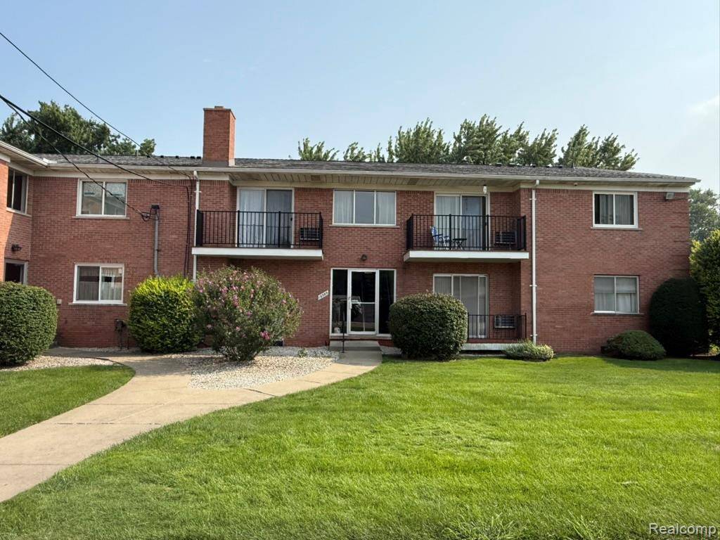 19585 Masonic BLVD #21, Roseville, MI 48066