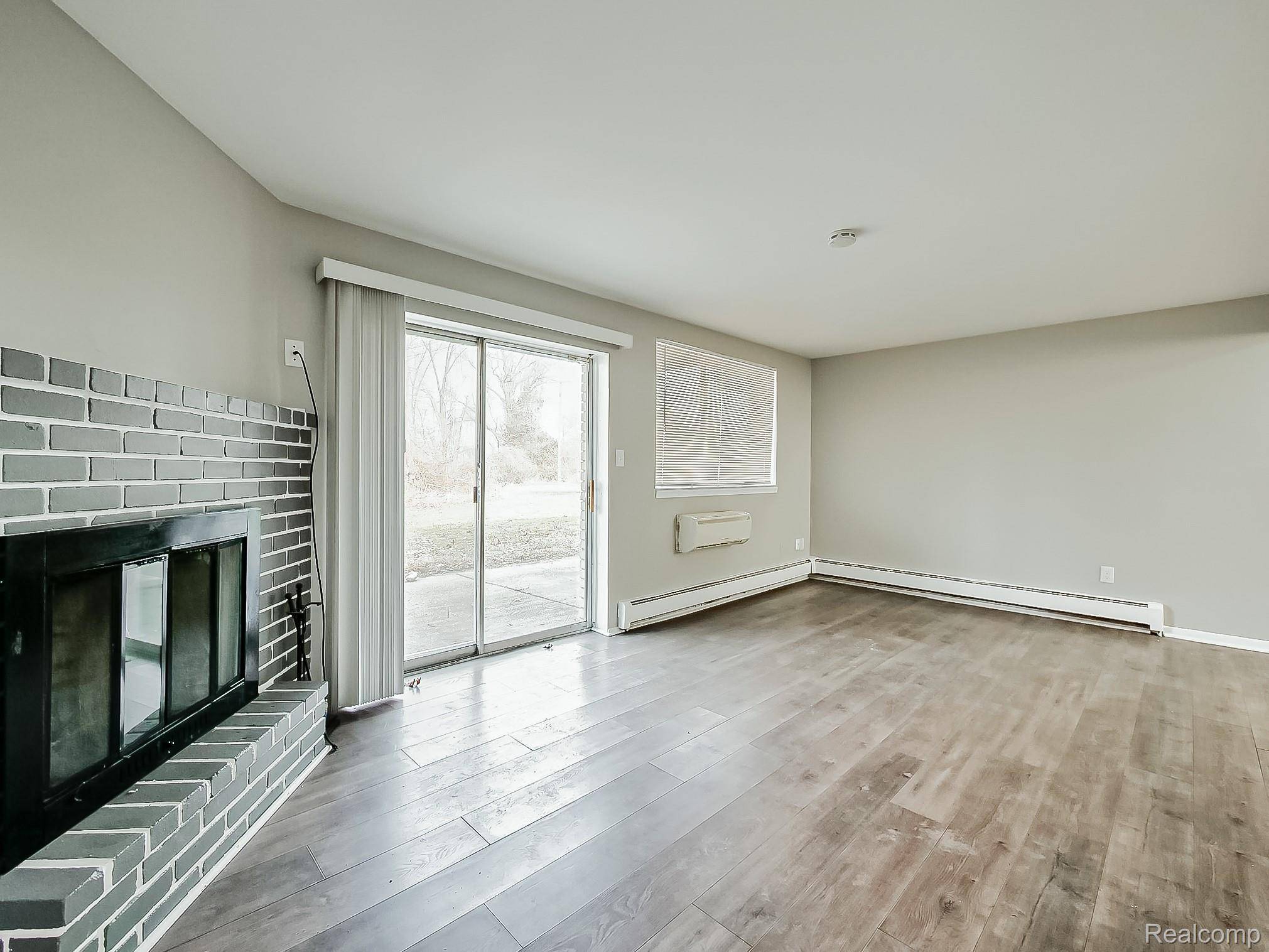 178 Summit View CT, White Lake Charter Township, MI 48386