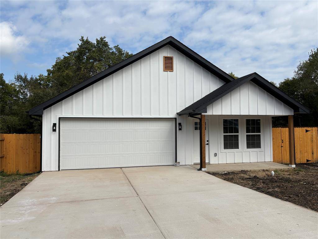 719 E Commerce Avenue, Cooper, TX 75432