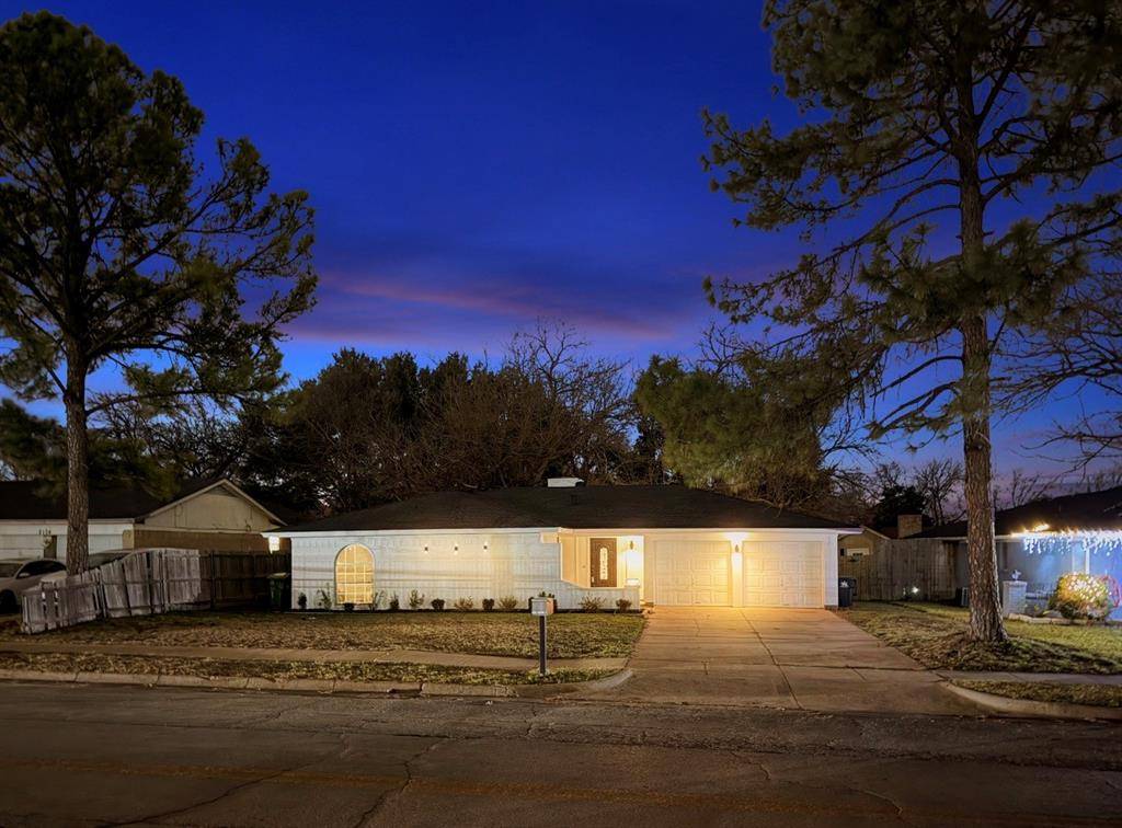 2102 E Timberview Lane, Arlington, TX 76014