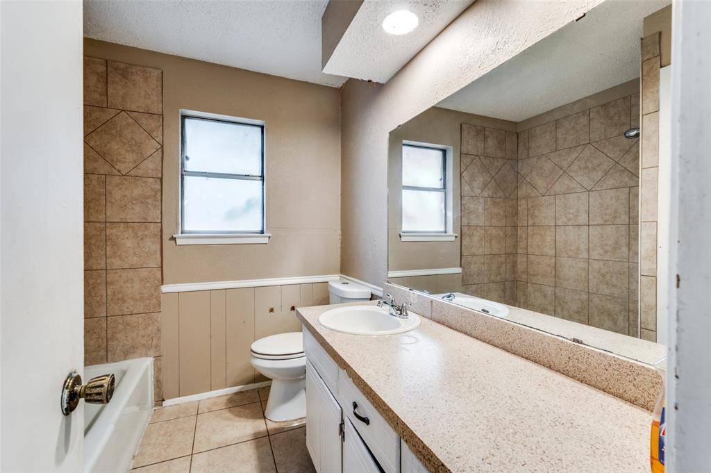 2102 E Timberview Lane, Arlington, TX 76014