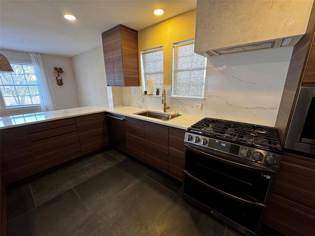 1112 Kings Highway, Dallas, TX 75208