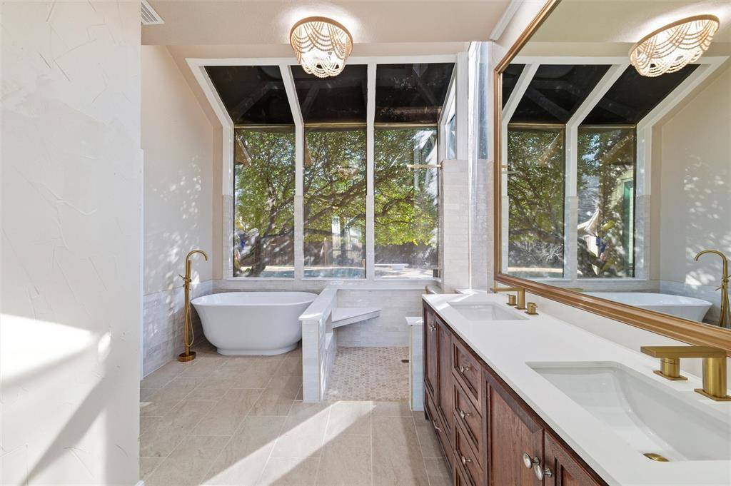 4705 Villa Vera Drive, Arlington, TX 76017