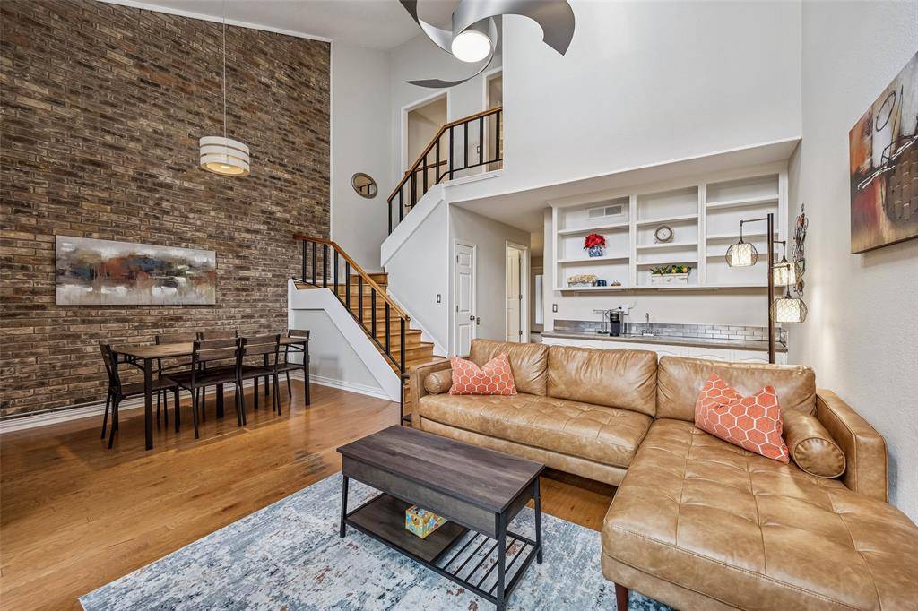 6016 E Mockingbird Lane, Dallas, TX 75206