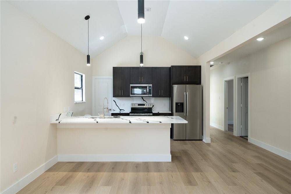 643 Rayenell Avenue, Dallas, TX 75217