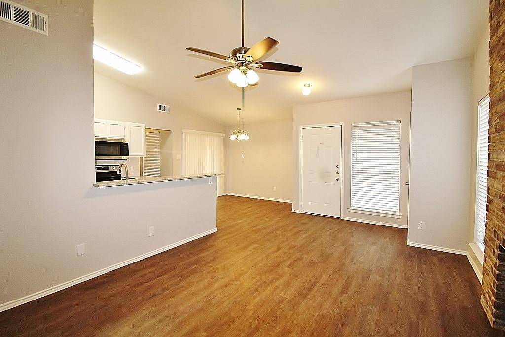 6620 S Creek Drive, Fort Worth, TX 76133