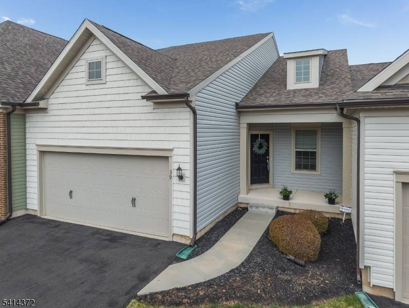 39 Redmon Road, Raritan Twp., NJ 08822