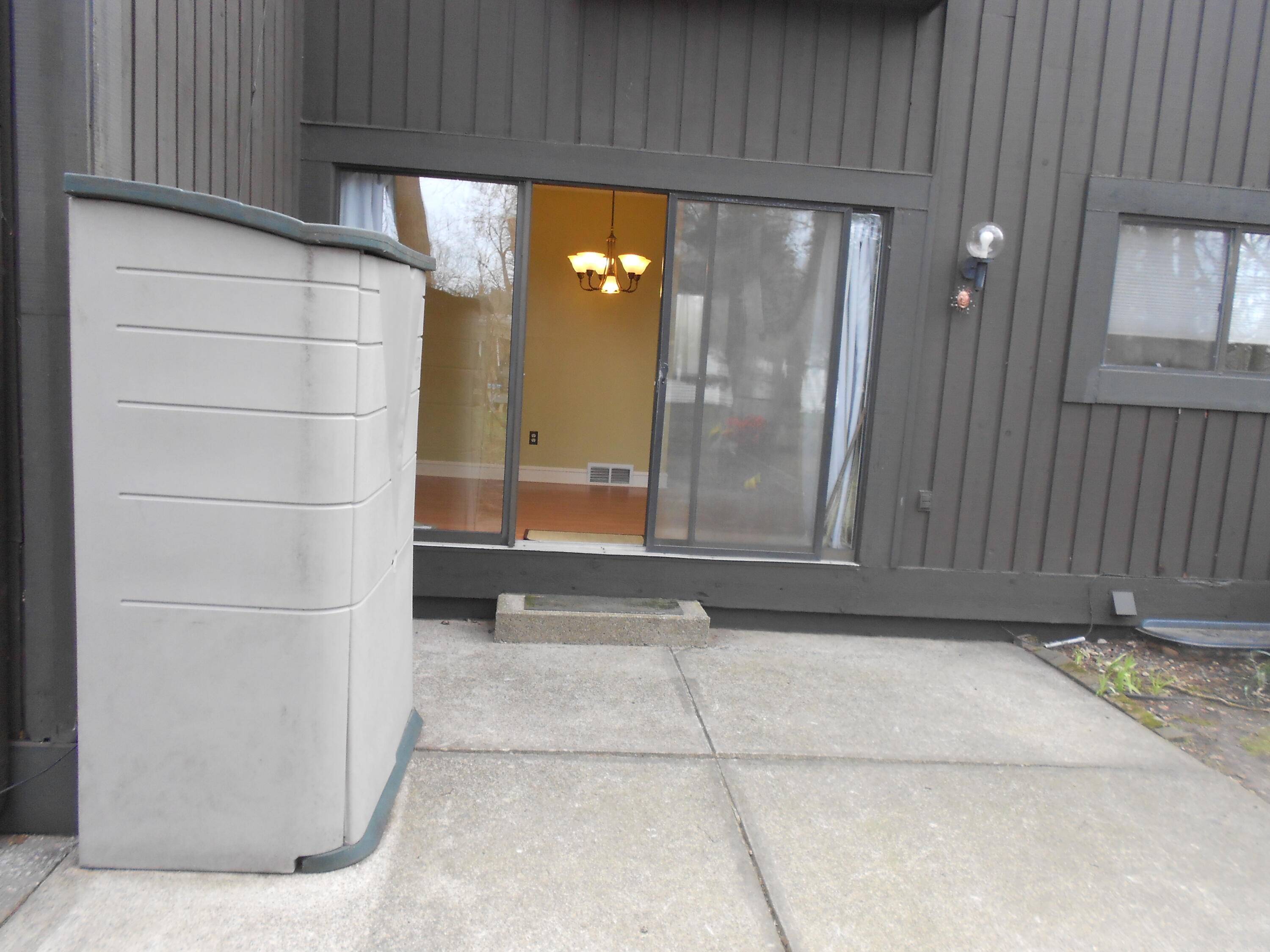 129 Balmoral CT, Kalamazoo Twp, MI 49006