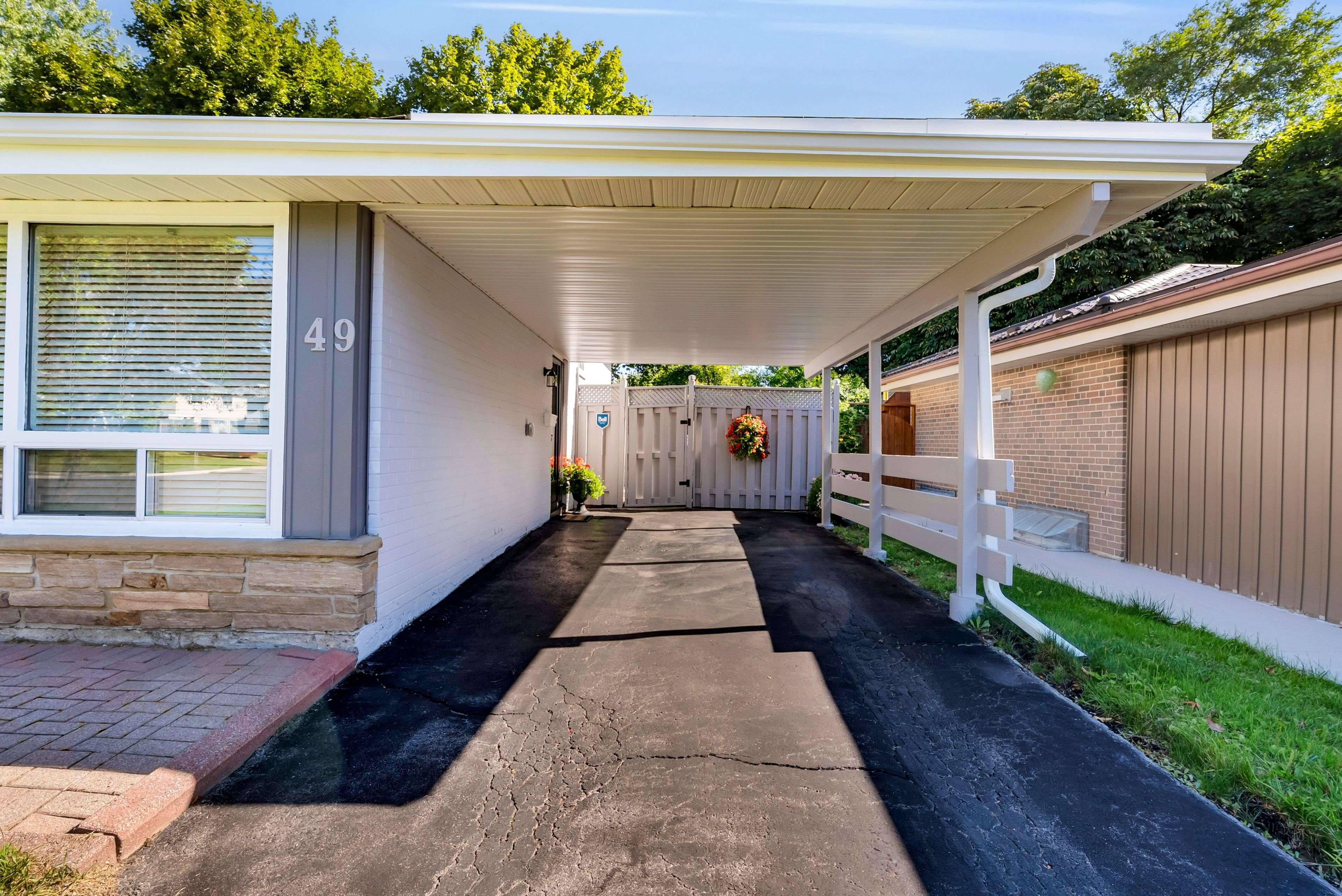 49 Harper RD, Brampton, ON L6W 2W7