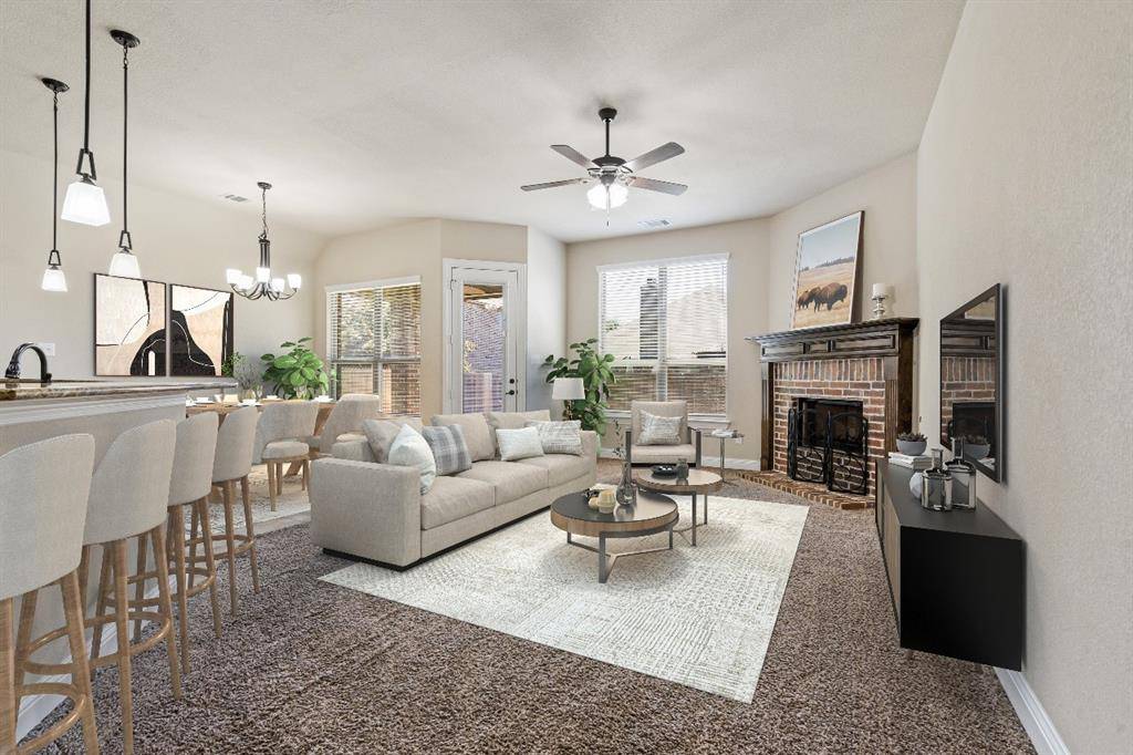 613 Ravenwood Drive, Saginaw, TX 76179