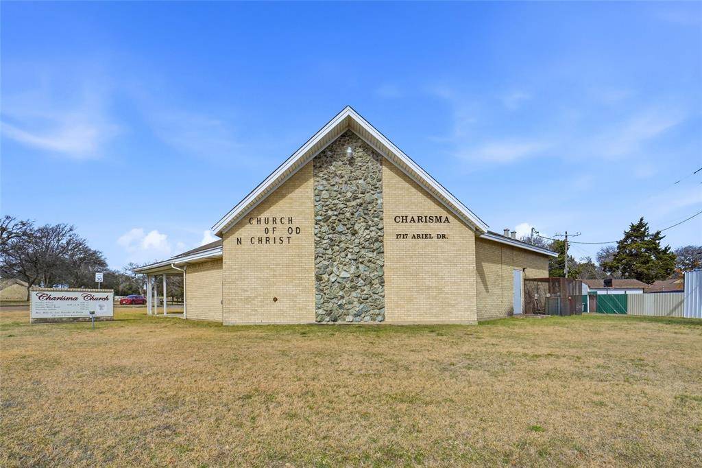 1717 Ariel Drive, Dallas, TX 75232