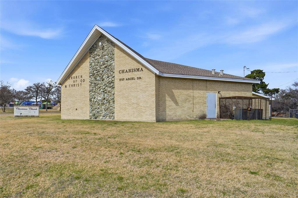 1717 Ariel Drive, Dallas, TX 75232