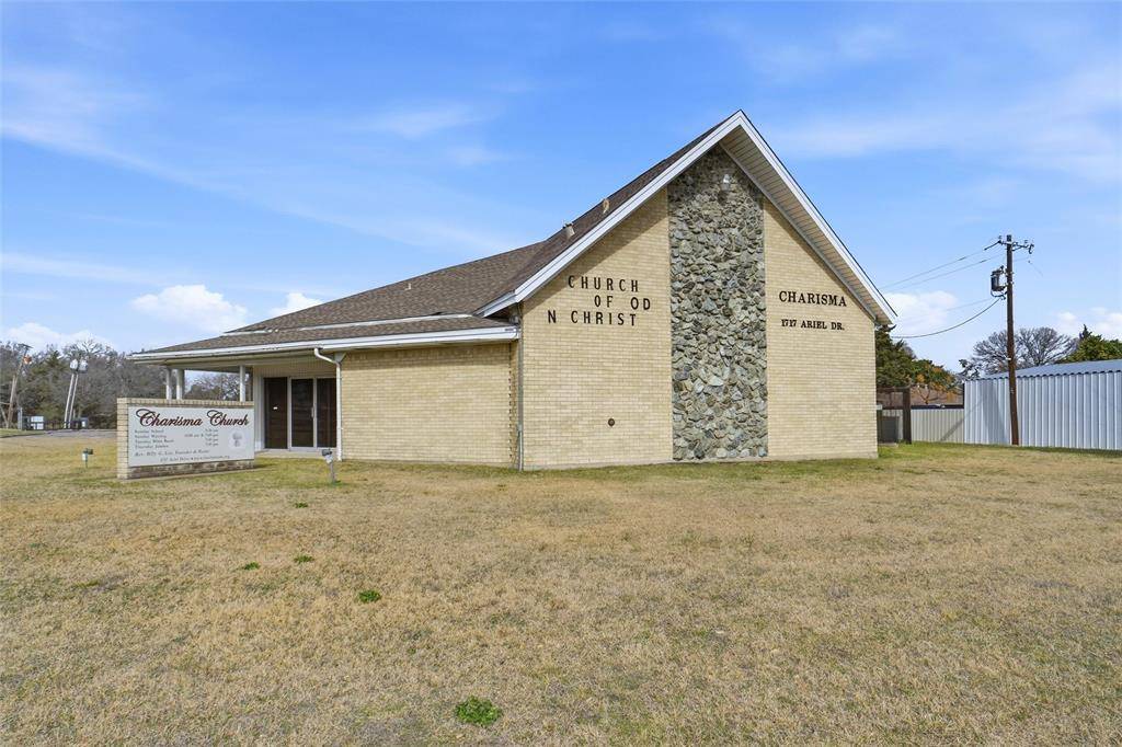 1717 Ariel Drive, Dallas, TX 75232