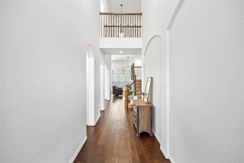 814 River Oak Avenue, Euless, TX 76039