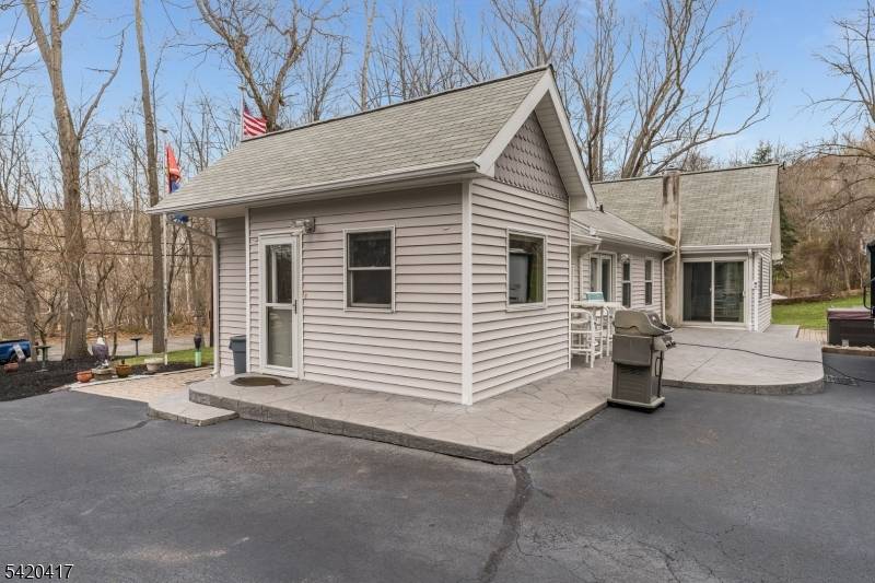 122 Washington Ave, High Bridge Boro, NJ 08829