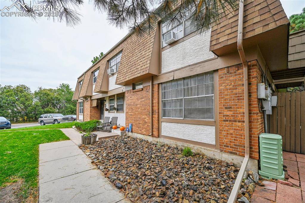 1131 Willow Bend CIR ##2, Colorado Springs, CO 80918